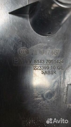 Накладка стойки передняя правая Bmw X3 2.0D E83