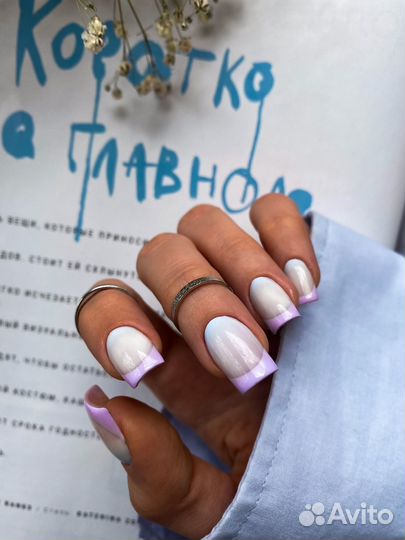 Модель на маникюр