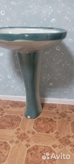 Раковина с пьедесталом