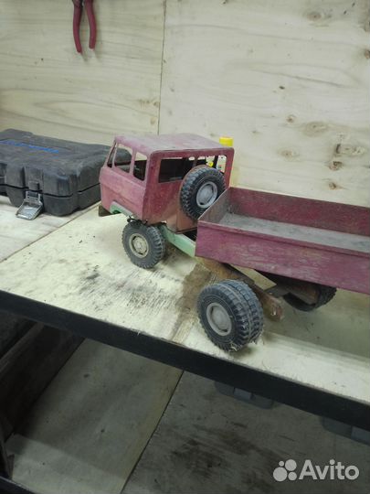 Игрушка машинка железная СССР