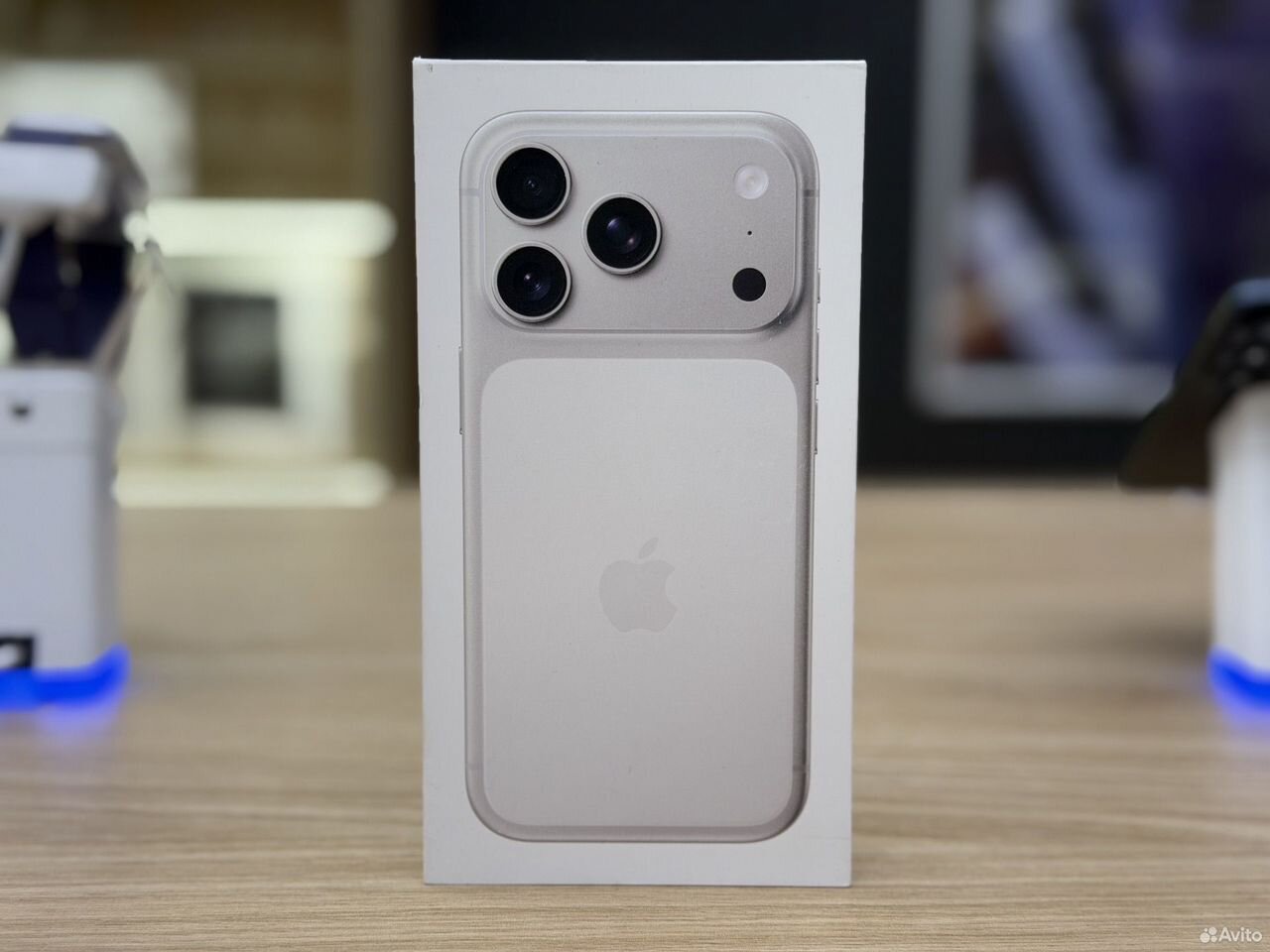 iPhone 17 Pro, 256 ГБ, SIM + eSIM