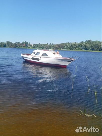 Яхта парусник швертбот