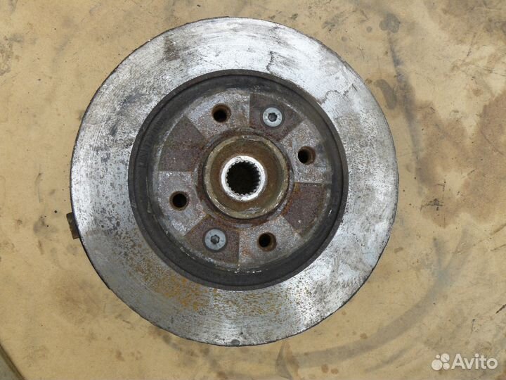 Кулак поворотный Renault Sandero 1