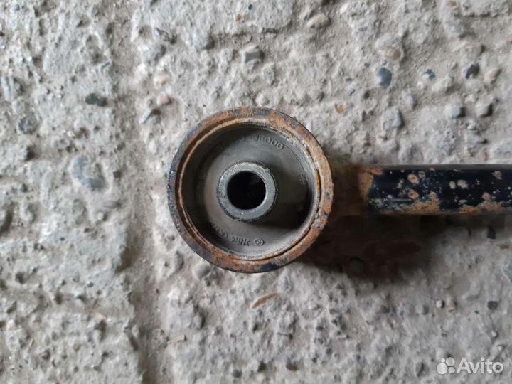 Kia Sorento 1 BL тяга задняя