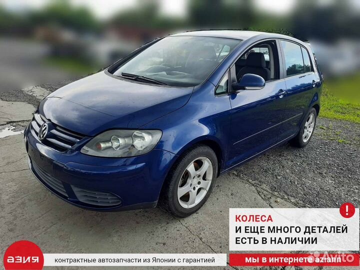 Стекло двери заднее правое Volkswagen Golf Plus 5M