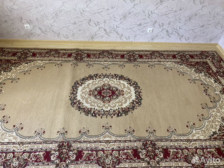 Красивый ковер 2 на 4 м