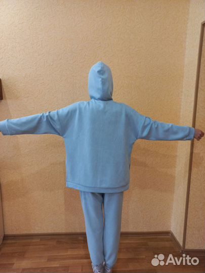 Спортивный костюм велюровый новый