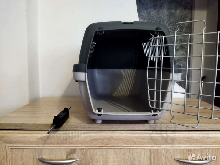 Переноска для животных пластиковая