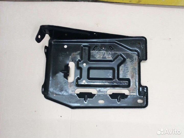 Площадка акб Шевроле Тахо т900