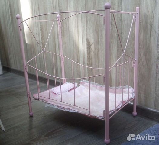 Кроватка для кукол, синтезатор/пианино, игрушки