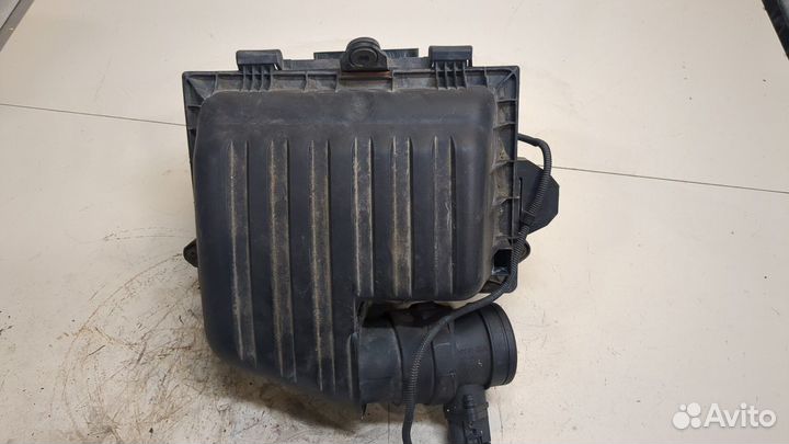 Корпус воздушного фильтра Volkswagen Sharan, 2006