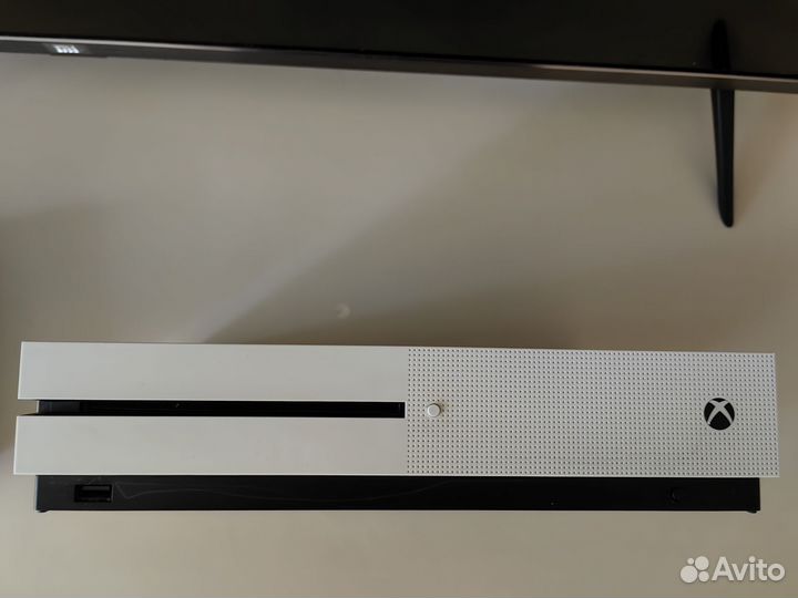 Xbox One s 2 геймпада 1tb