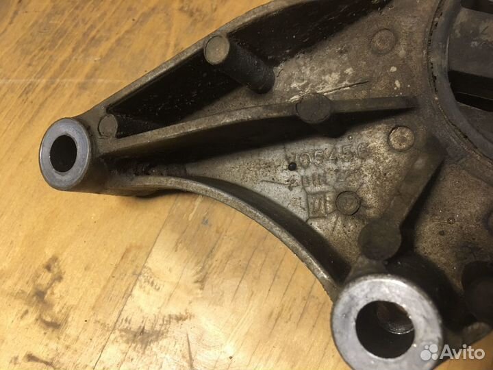 Опора двигателя передняя Opel Astra Н