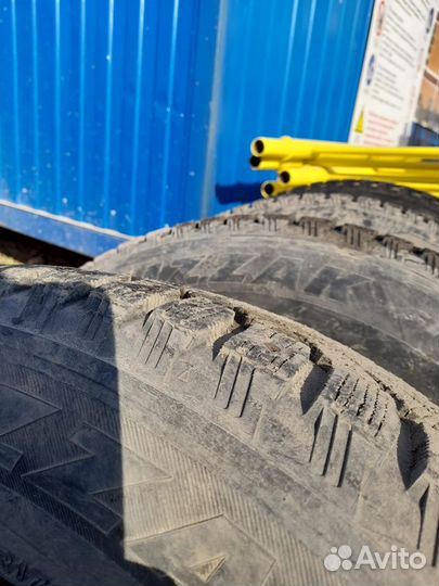 Bridgestone Blizzak Spike-01 225/65 R17