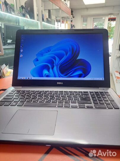Ноутбук Dell P66F