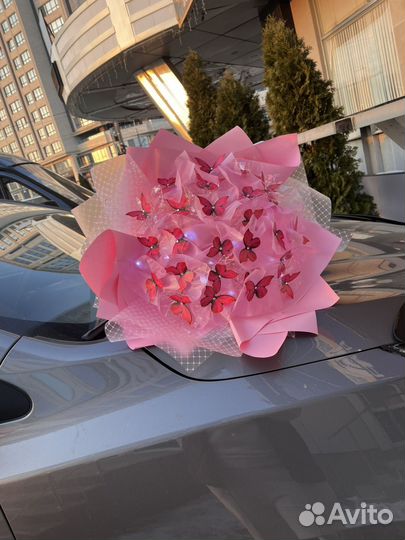 Букет цветов из бабочек