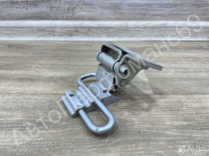 Петля задней правой двери Audi A6 c5 (1997-2005)