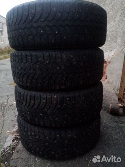 Bridgestone Blizzak Spike-01 205/55 R16 91T