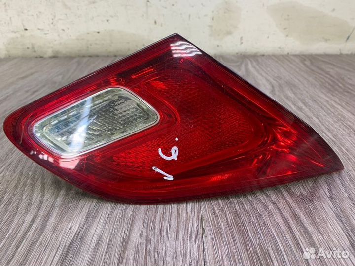 Фонарь крышки багажника задний левый Opel Astra J
