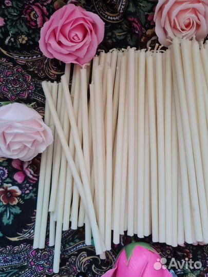 Белые восковые свечи