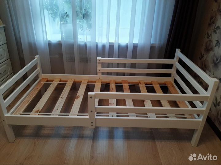 Детская кровать от 3 лет с бортиками с матрасом