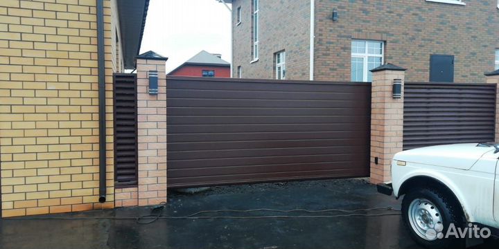 Откатные ворота с калиткой
