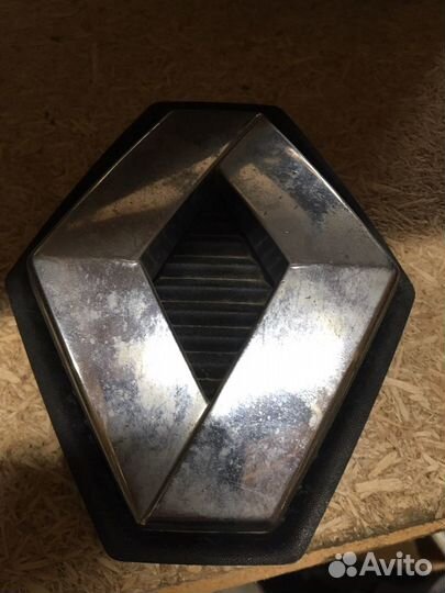 Значок Рено Логан