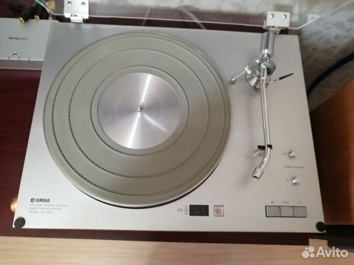 Проигрыватель винила Yamaha YP-800