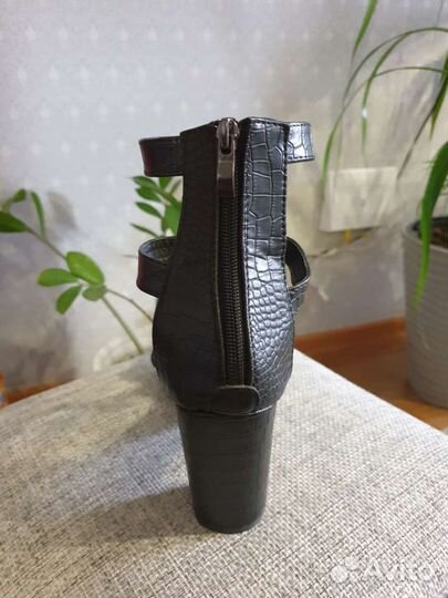 Босоножки р.38-39