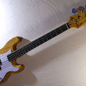 Бас гитара Fender precision bass реплика новая