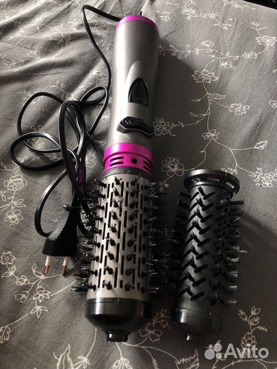 Фен-щетка, 2 насадки, практически новая