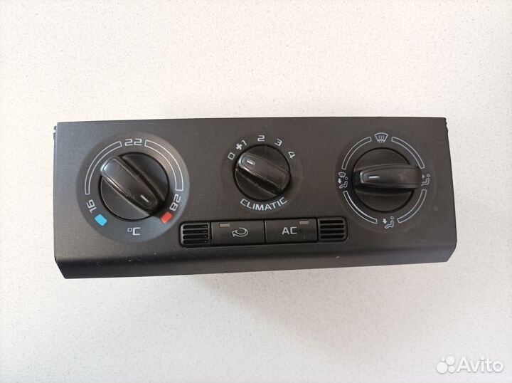 Блок управления отопителем салона Skoda Fabia 2