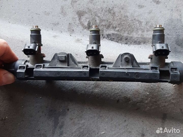 Форсунка топливная Фольксваген Поло Фабия Рапид