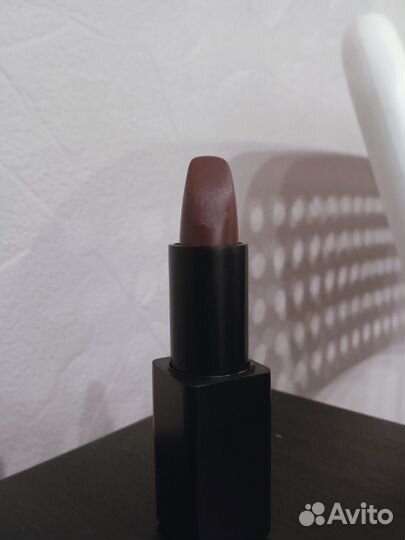 Shiseido Матовая помада ModernMatte #523 Majo