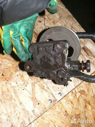 Насос гур Hyunday Sonata 1995 г 2,0 л