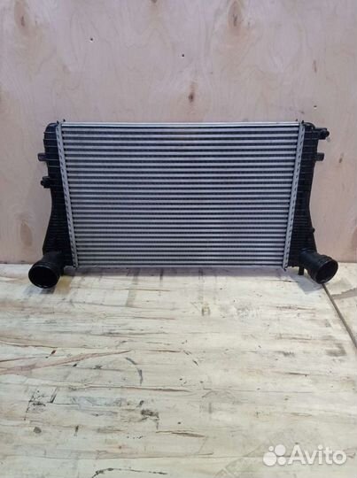 Радиатор Volkswagen Tiguan 2010