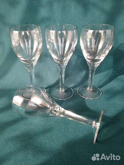 Фужеры на ножке, бокалы