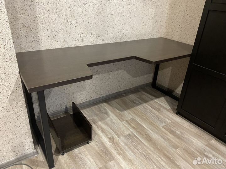 Стол компьтерный