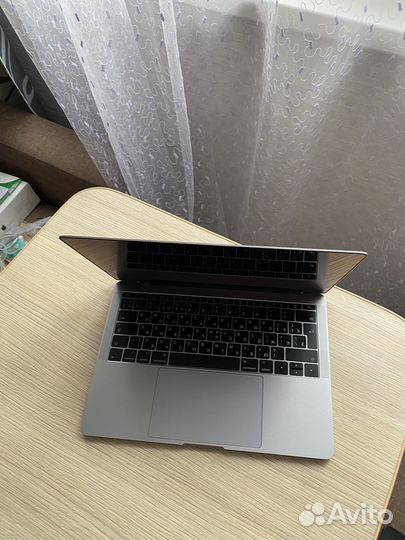 Apple MacBook Pro 13 2017 8g 128 i5