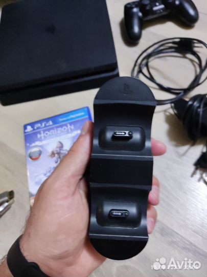 Sony playstation 4 slim