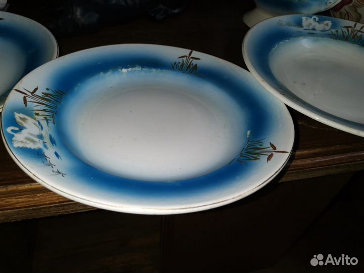 Сервис 1920 года, три тарелки и соусник