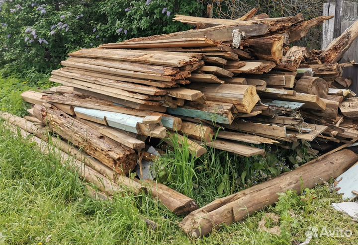 Доски и бревна на дрова