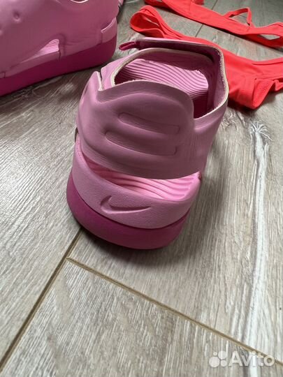Купальники 122-128 и сандали (сланцы) Nike 31-32