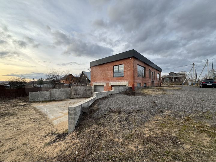 Здание, 325 м²