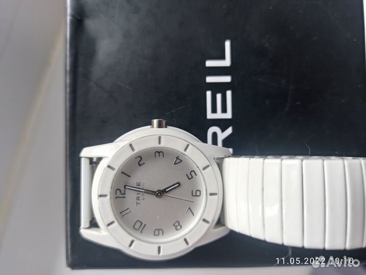 Часы breil