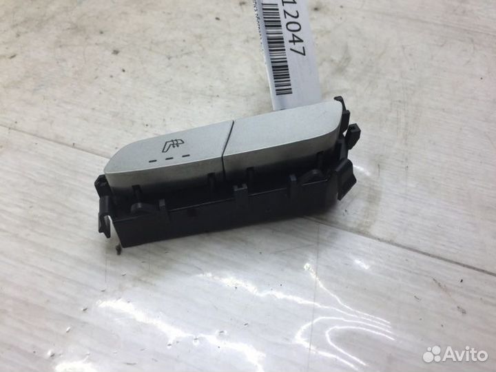 Кнопка обогрева сидений Mercedes C-Class W205 2014