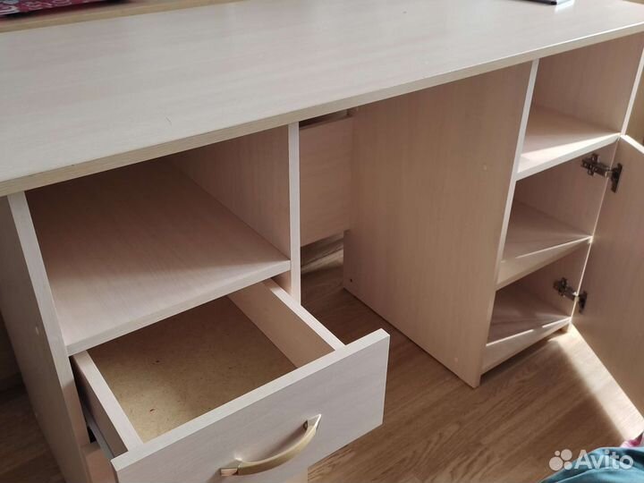 Письменный стол