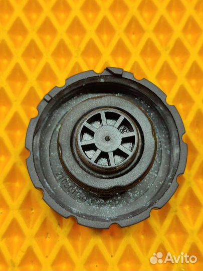 Крышка расширительного бачка Mercedes Cls W219 3.5