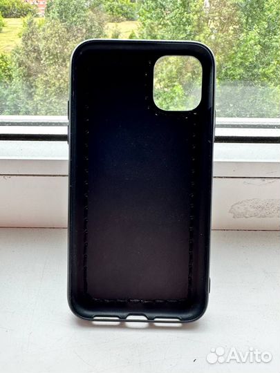 Чехол на iPhone 11