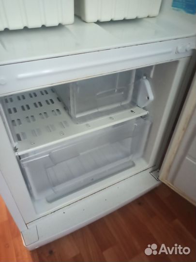 Холодильник бу indesit на запчасти
